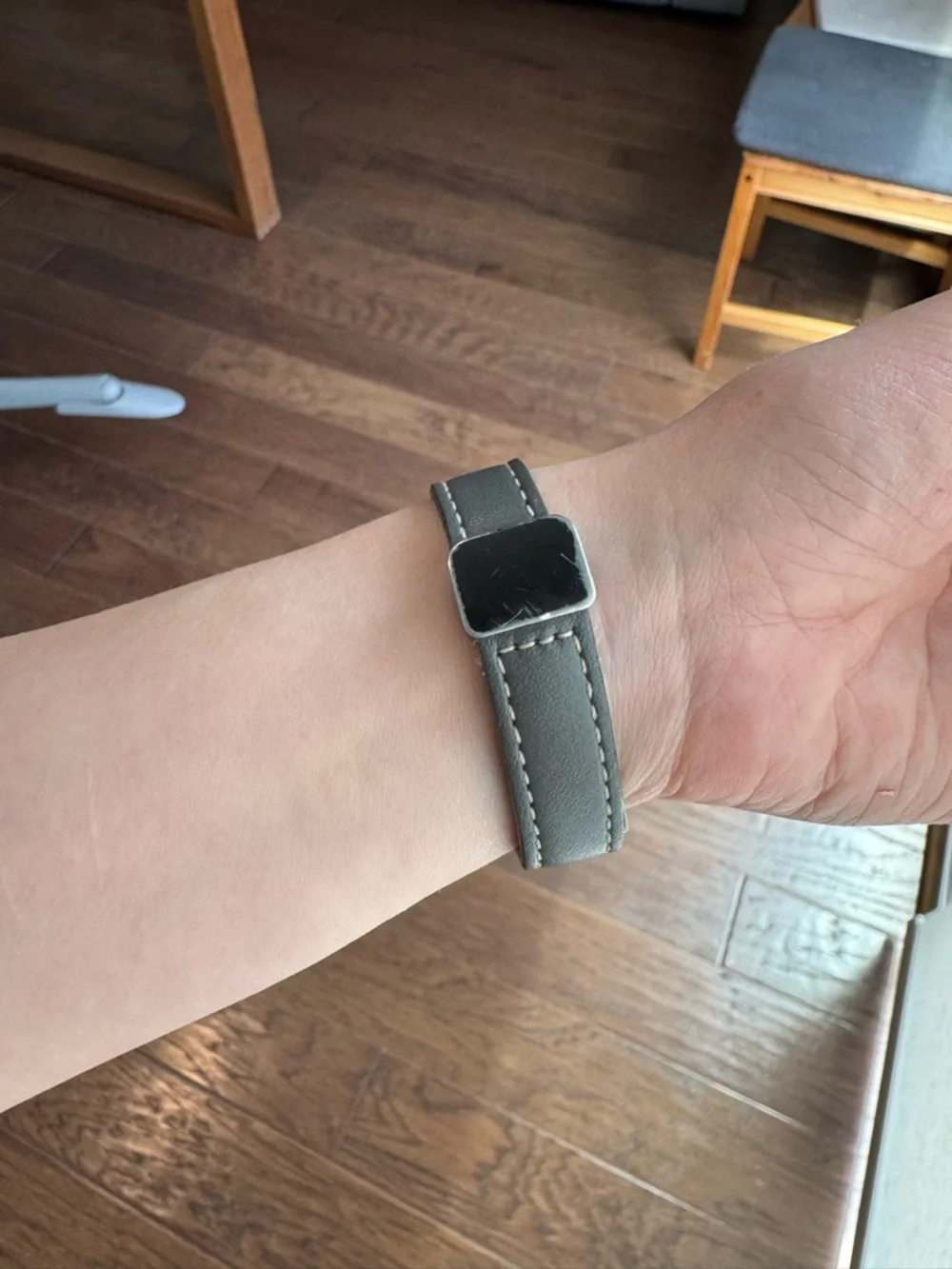 New Leather Apple Watch Band with Fold-Over Magnetic Clasp for 42/44/45/46/49mm